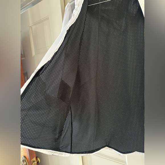 Under Armour Lightweight Ladies Jacket - Picture 5 of 9